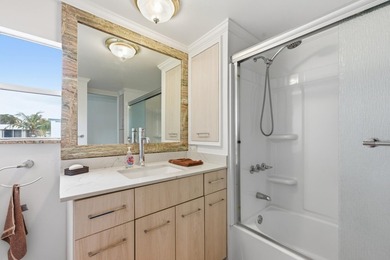 Beautifully maintained and fully furnished 1-bedroom home - photo 12