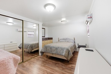 Beautifully maintained and fully furnished 1-bedroom home - photo 13
