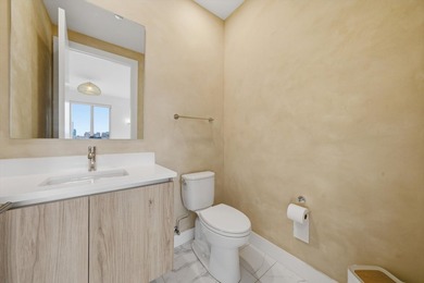Beautifully designed 3-bedroom + den, 3.1-bath corner residence - photo 16