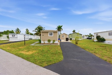 Beautifully maintained and fully furnished 1-bedroom home - photo 16
