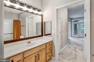 Welcome to this impeccably maintained top level 2-bedroom - photo 22