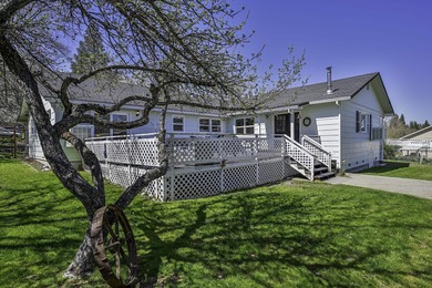 Lake Home For Sale in Etna, California