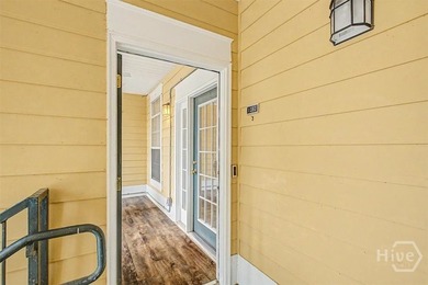 Rare Carriage House unit in the gated, maintenance-free - photo 4