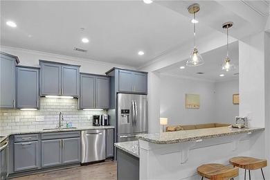 Unparalleled location and coastal charm await! Ideally situated - photo 4