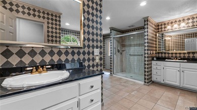 Lake Tuscaloosa home with approx. 115 +/ - water frontage. This - photo 21