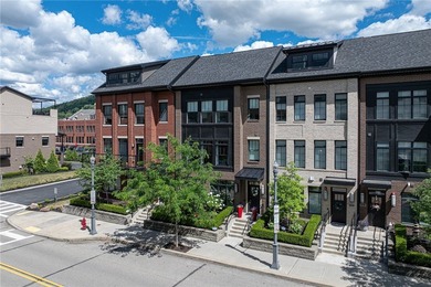 Welcome to 1920 Waterfront Place, a stunning, modern brownstone - photo 1