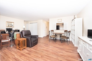 The Regency's condominiums are the perfect blend of comfort - photo 9