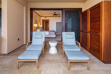This exquisitely furnished residence offers luxury resort-style - photo 13