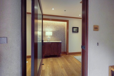 This exquisitely furnished residence offers luxury resort-style - photo 14