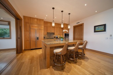 This exquisitely furnished residence offers luxury resort-style - photo 18