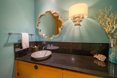 This exquisitely furnished residence offers luxury resort-style - photo 26