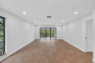UPDATED UPPER CORNER 2 BED, 2BTH CONDO W/LAKEVIEWS. FRESHLY - photo 16