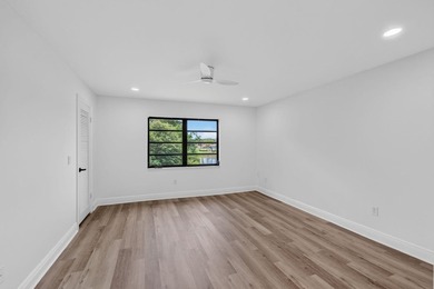 UPDATED UPPER CORNER 2 BED, 2BTH CONDO W/LAKEVIEWS. FRESHLY - photo 18