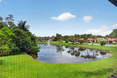 UPDATED UPPER CORNER 2 BED, 2BTH CONDO W/LAKEVIEWS. FRESHLY - photo 23