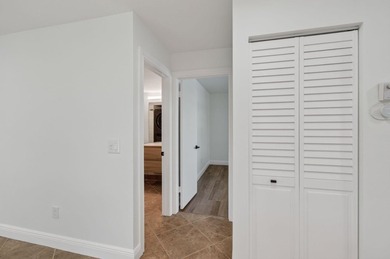 UPDATED UPPER CORNER 2 BED, 2BTH CONDO W/LAKEVIEWS. FRESHLY - photo 36