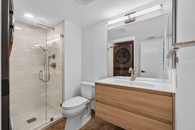 UPDATED UPPER CORNER 2 BED, 2BTH CONDO W/LAKEVIEWS. FRESHLY - photo 37