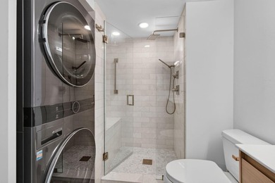 UPDATED UPPER CORNER 2 BED, 2BTH CONDO W/LAKEVIEWS. FRESHLY - photo 38