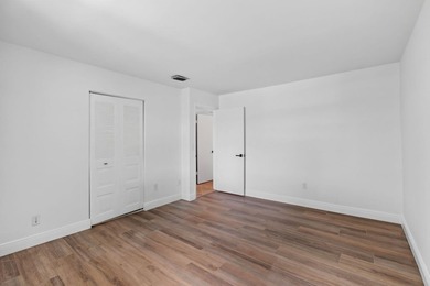 UPDATED UPPER CORNER 2 BED, 2BTH CONDO W/LAKEVIEWS. FRESHLY - photo 44