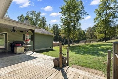 Move-In Ready Lakeview Retreat on a quiet cul-de-sac. Easy - photo 8