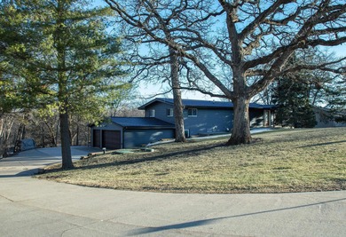 (private lake, pond, creek) Home For Sale in Waverly Iowa