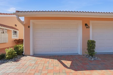 (private lake, pond, coastal) Condo For Sale in Naples Florida