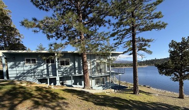 Lake Condo For Sale in Weed, California