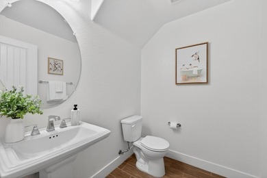 Welcome to this beautifully maintained end-unit, townhome-style - photo 12