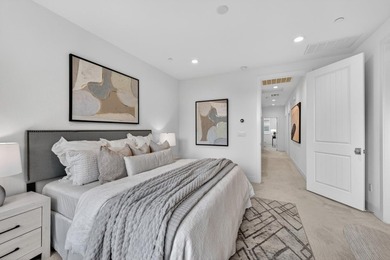 Welcome to this beautifully maintained end-unit, townhome-style - photo 16