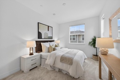 Welcome to this beautifully maintained end-unit, townhome-style - photo 21