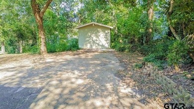 Beautiful mid-century modern home, a rare find in Hideaway! This - photo 34