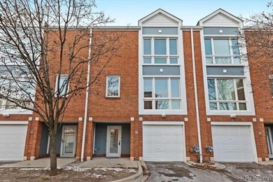 Detroit River Condo Active Under Contract in Detroit Michigan