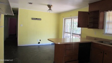 3 bedroom 1.5 bath brick home could be investment or starter - photo 13