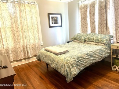 Adorable cozy bungalow in the heart of Biloxi. It's steps away - photo 13