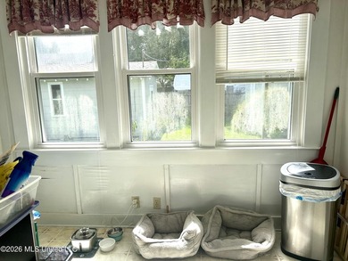 Adorable cozy bungalow in the heart of Biloxi. It's steps away - photo 14