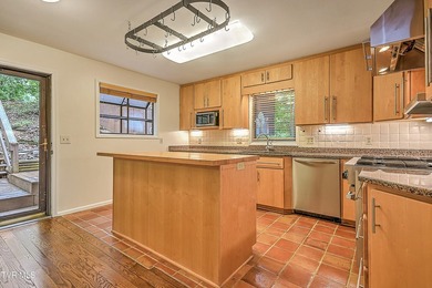 Just like the name of the road: Hideaway is the perfect private - photo 15