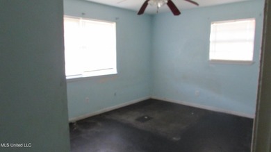 3 bedroom 1.5 bath brick home could be investment or starter - photo 16