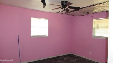 3 bedroom 1.5 bath brick home could be investment or starter - photo 17