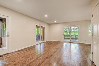 Just like the name of the road: Hideaway is the perfect private - photo 17