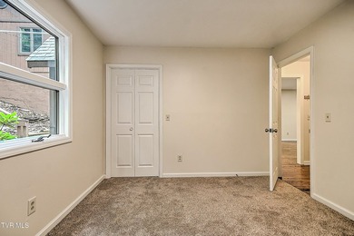 Just like the name of the road: Hideaway is the perfect private - photo 22