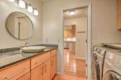 Just like the name of the road: Hideaway is the perfect private - photo 27