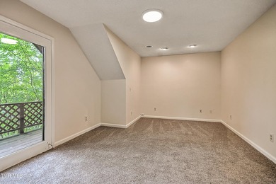 Just like the name of the road: Hideaway is the perfect private - photo 29