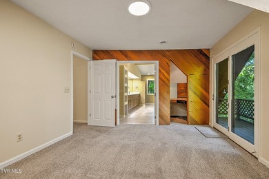 Just like the name of the road: Hideaway is the perfect private - photo 32