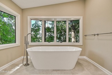 Just like the name of the road: Hideaway is the perfect private - photo 38