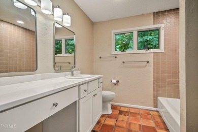 Just like the name of the road: Hideaway is the perfect private - photo 45