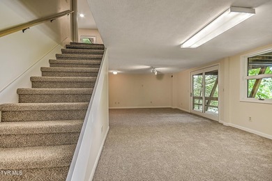 Just like the name of the road: Hideaway is the perfect private - photo 46