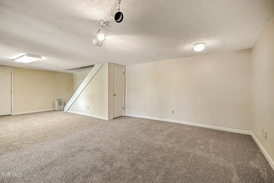 Just like the name of the road: Hideaway is the perfect private - photo 50