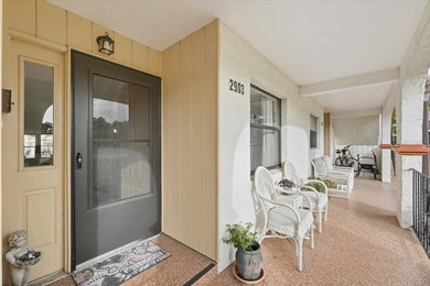 This beautifully remodeled (2024) ground-floor 2-bedroom, 2-bath - photo 4