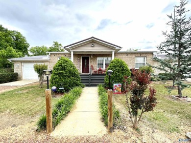 (private lake, pond, creek) Home For Sale in Gadsden Alabama