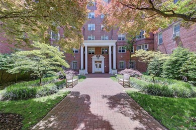 FOREST HILLS SOUTH - The Prewar Gem of Forest Hills. Welcome to - photo 1