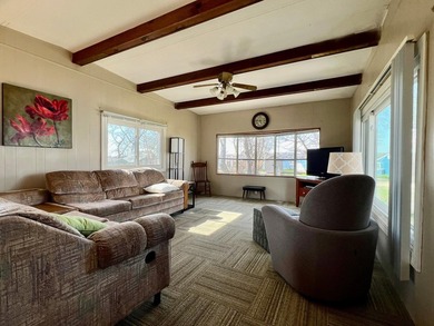 Enjoy an affordable lakeside getaway on Big Stone Lake with this - photo 3